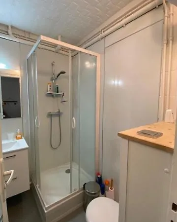 2 A 4 Personnes Avec Balcon Et Parking Apartment