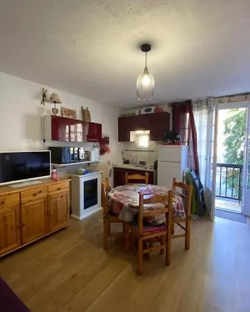 2 A 4 Personnes Avec Balcon Et Parking * La Bourboule